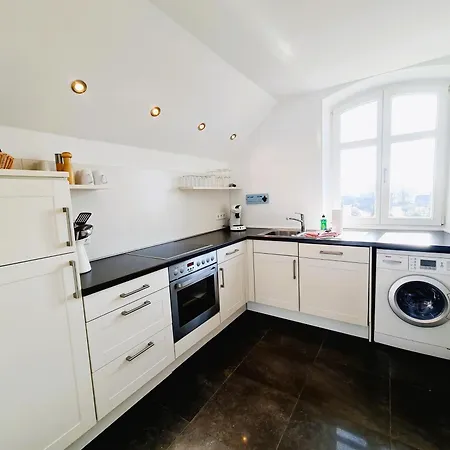 Lotte Im Schloss Hohen Niendorf