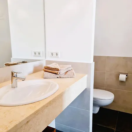 Lotte Im Schloss Hohen Niendorf